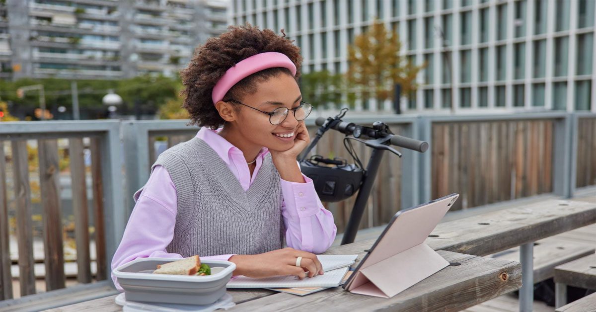 WHY WRITING TRAVEL TIPS ISN’T ENOUGH — BLOGGERS MUST DELIVER REAL IMPACT